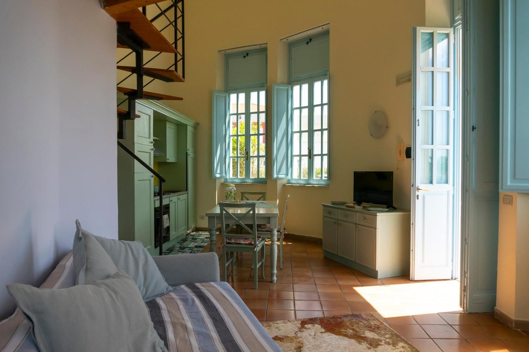 Principi Di Piemonte Apartment ตีร์เรเนีย ภายนอก รูปภาพ